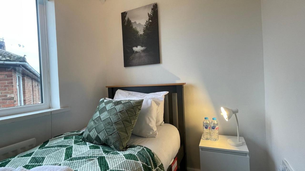 Fully Serviced Three Bed House In Durham Extérieur photo